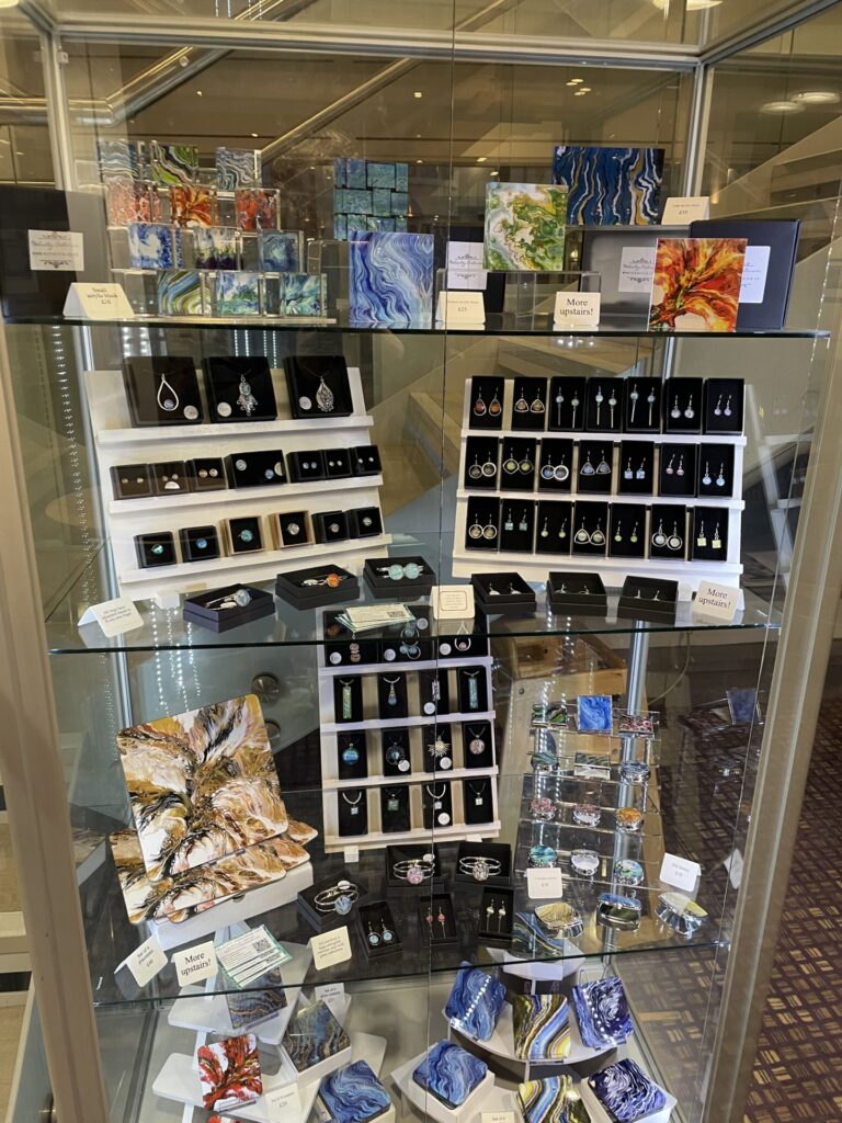 Cabinet Exhibition of gift ware and jewellery